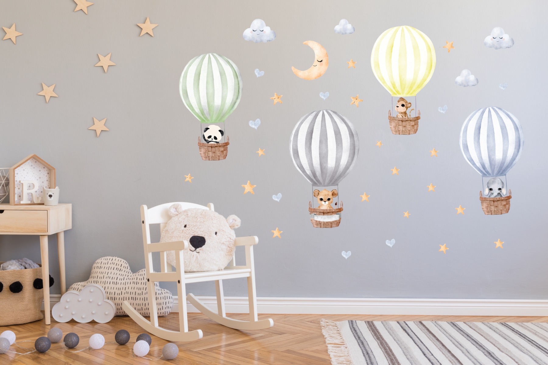 Wallsticker - Animals in Hot Air Balloons  / Multi-Colour / Personalised